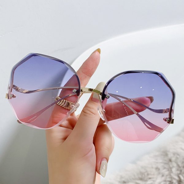 Fashionable UV Protection Sunglasses For Women - Image 6