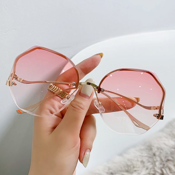 Fashionable UV Protection Sunglasses For Women - Image 2