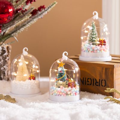 Silver flower Christmas ornaments for fire-tree style holiday decoration.