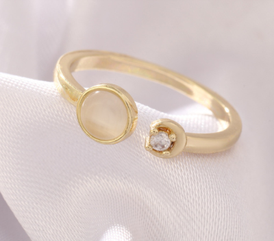 “Pearl Butterfly Light Luxury Open Ring – Elegant adjustable women’s ring with zircon stones and luminous pearl design”