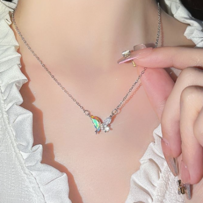 Colorful Butterfly Necklace Ornament for Women – Affordable Luxury Trendy Fashion Jewelry Pendant