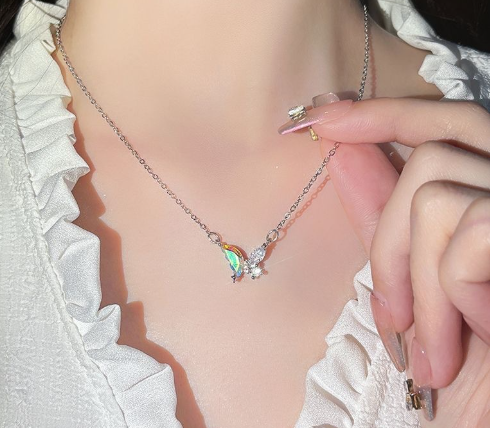 Colorful Butterfly Necklace Ornament for Women – Affordable Luxury Trendy Fashion Jewelry Pendant
