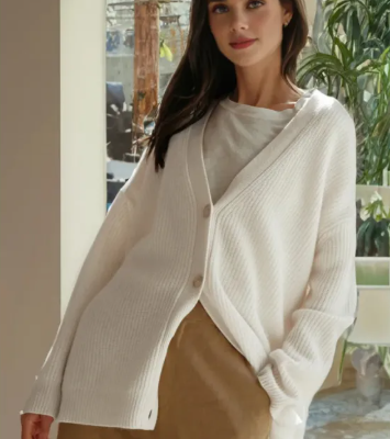 Women’s V-neck flattering knit cardigan in soft fabric