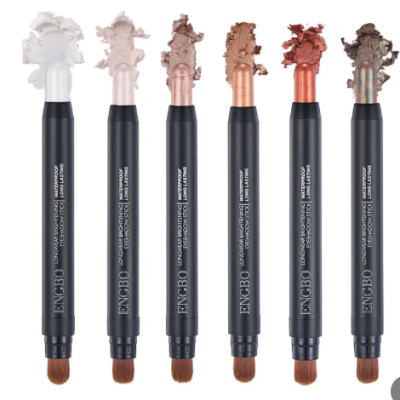 "Natural everyday makeup featuring subtle pearlescent eyeliner for office-appropriate professional eye makeup"