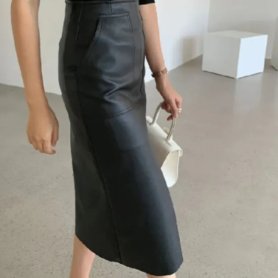 Elegant deep split skirt outfit