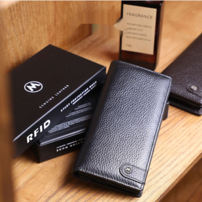 Premium men’s leather wrist clutch bag