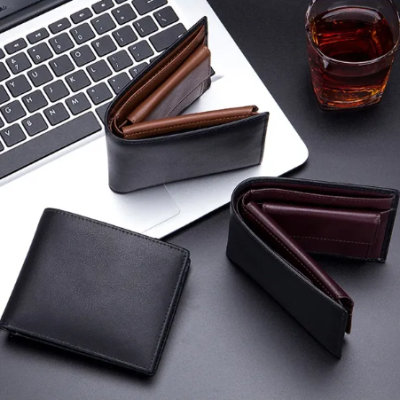 Men’s slim leather wallet for daily use