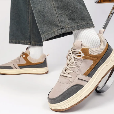 Casual sports sneakers