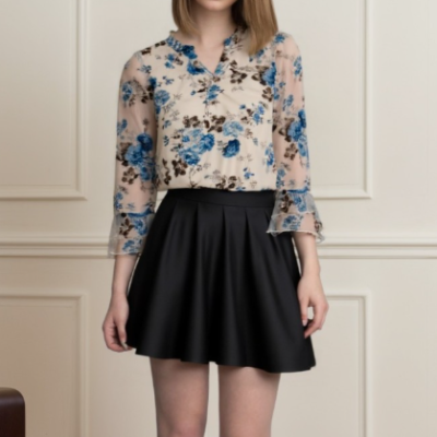 Fashionable and versatile top for women soft casual everyday fashion clothing with elegant relaxed fit