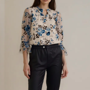 Fashionable and versatile top for women soft casual everyday fashion clothing with elegant relaxed fit