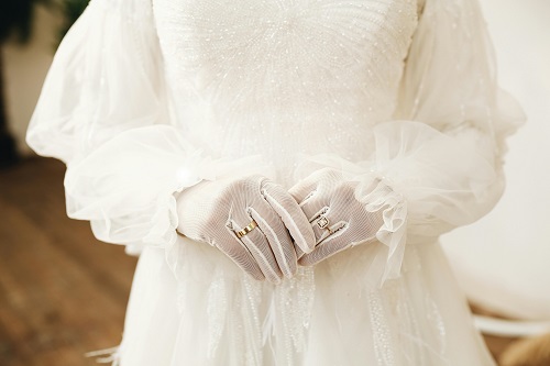 white lace gloves