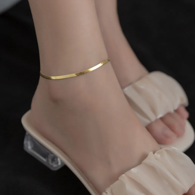 Elegant simple fashion foot accessories for women showcasing minimal stylish temperament design for daily and casual wear outfits